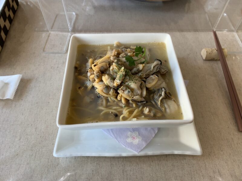 牡蠣とあさりのスープスパゲティ、新潟県新潟市北区リトルバードのメニュー